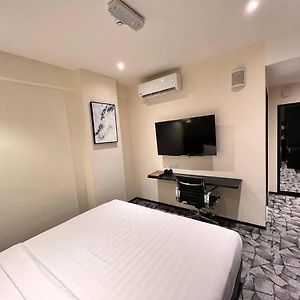 Superior King Room No Window